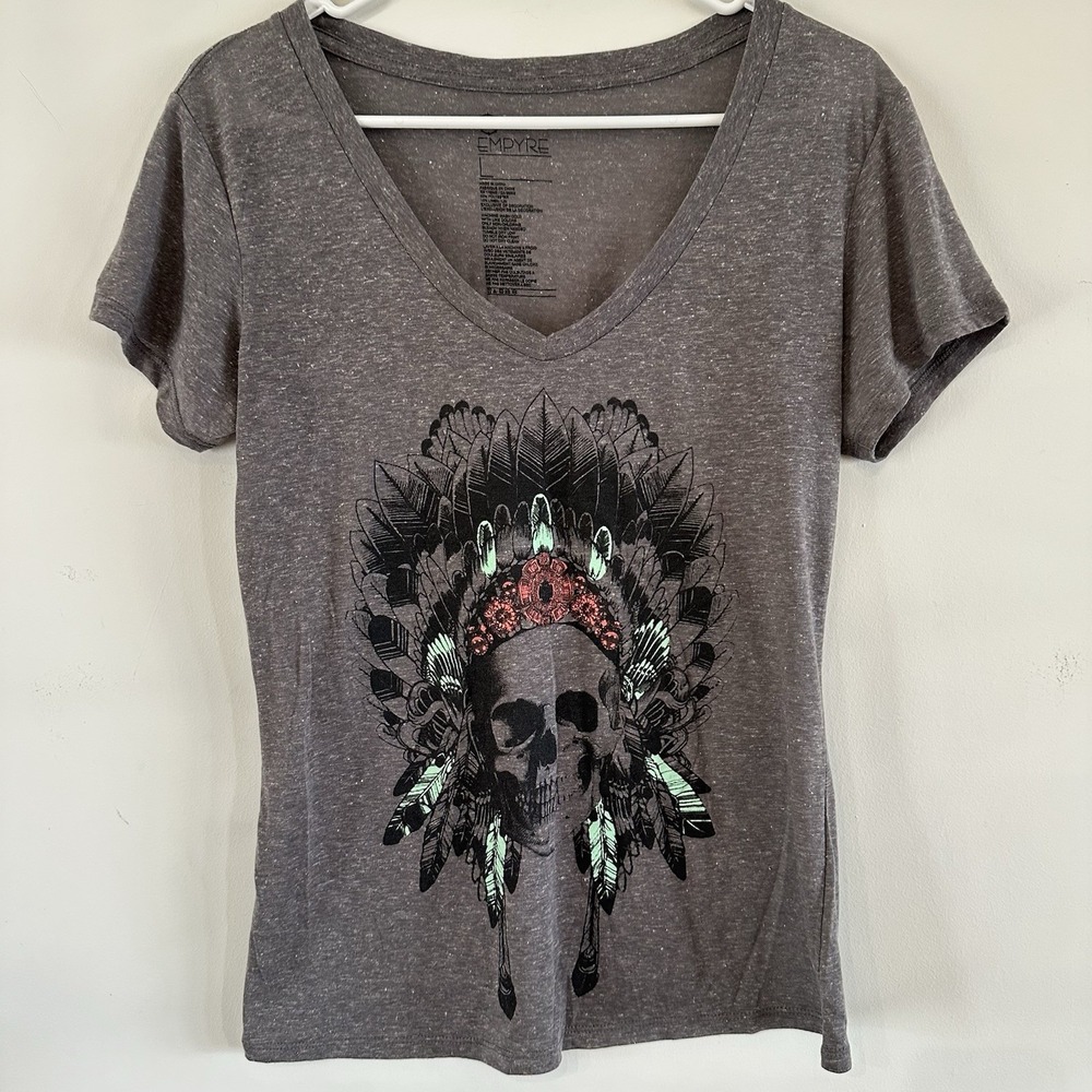 NWOT Empyre Native Skull Graphic Gray V Neck T-Shirt Large Gothic Edgy Grunge